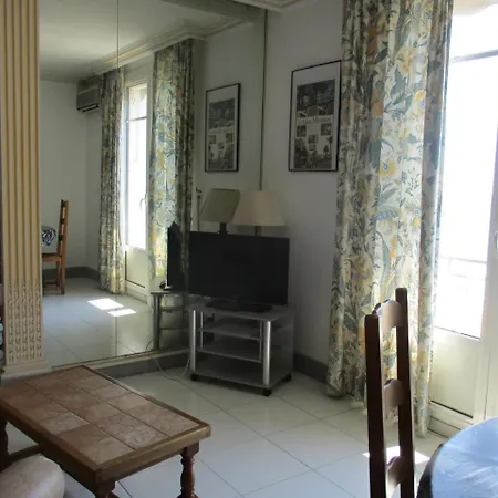 Croisette Apartments *